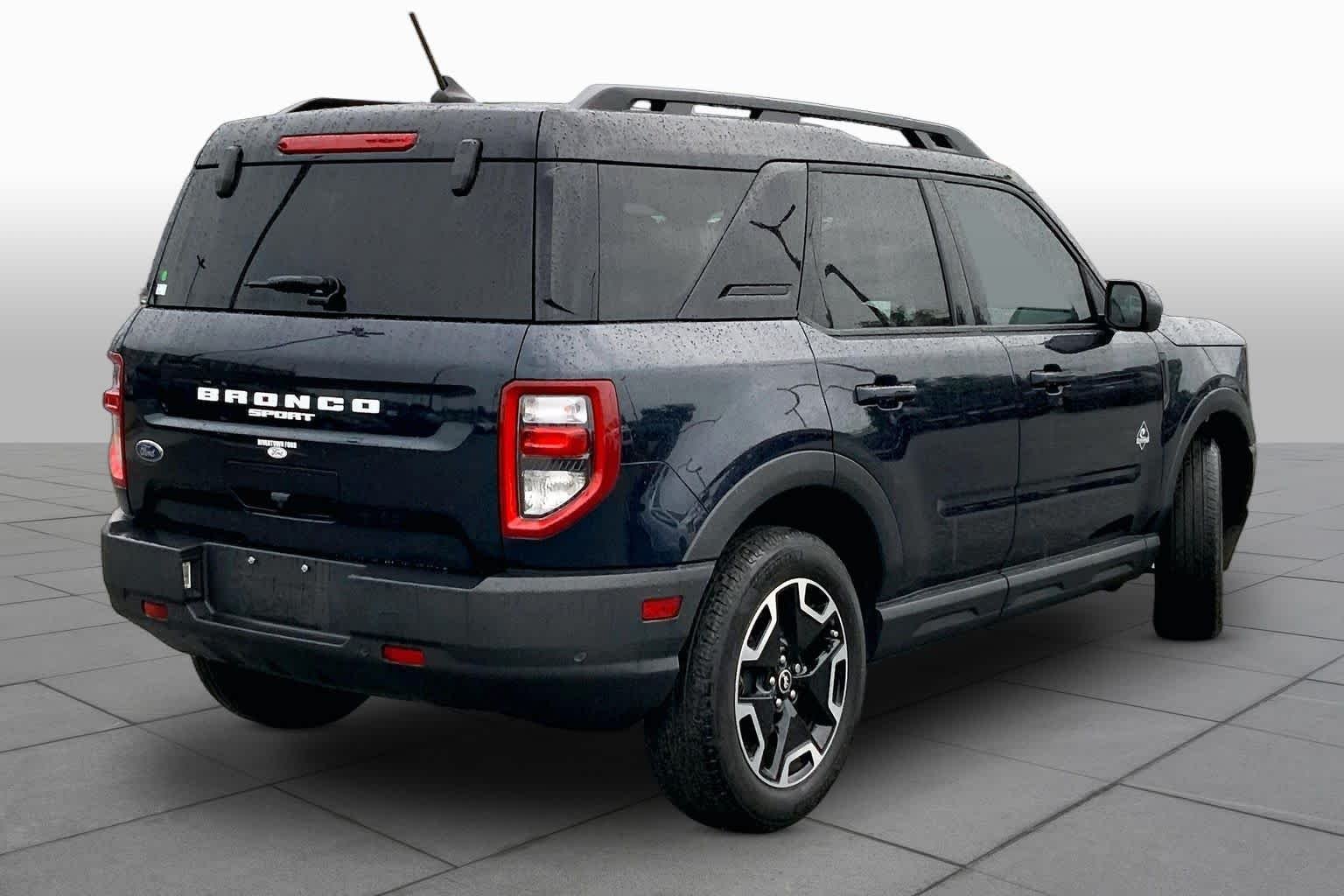 Used 2023 Alto Blue Metallic Tinted Clearcoat Ford Outer Banks image 12