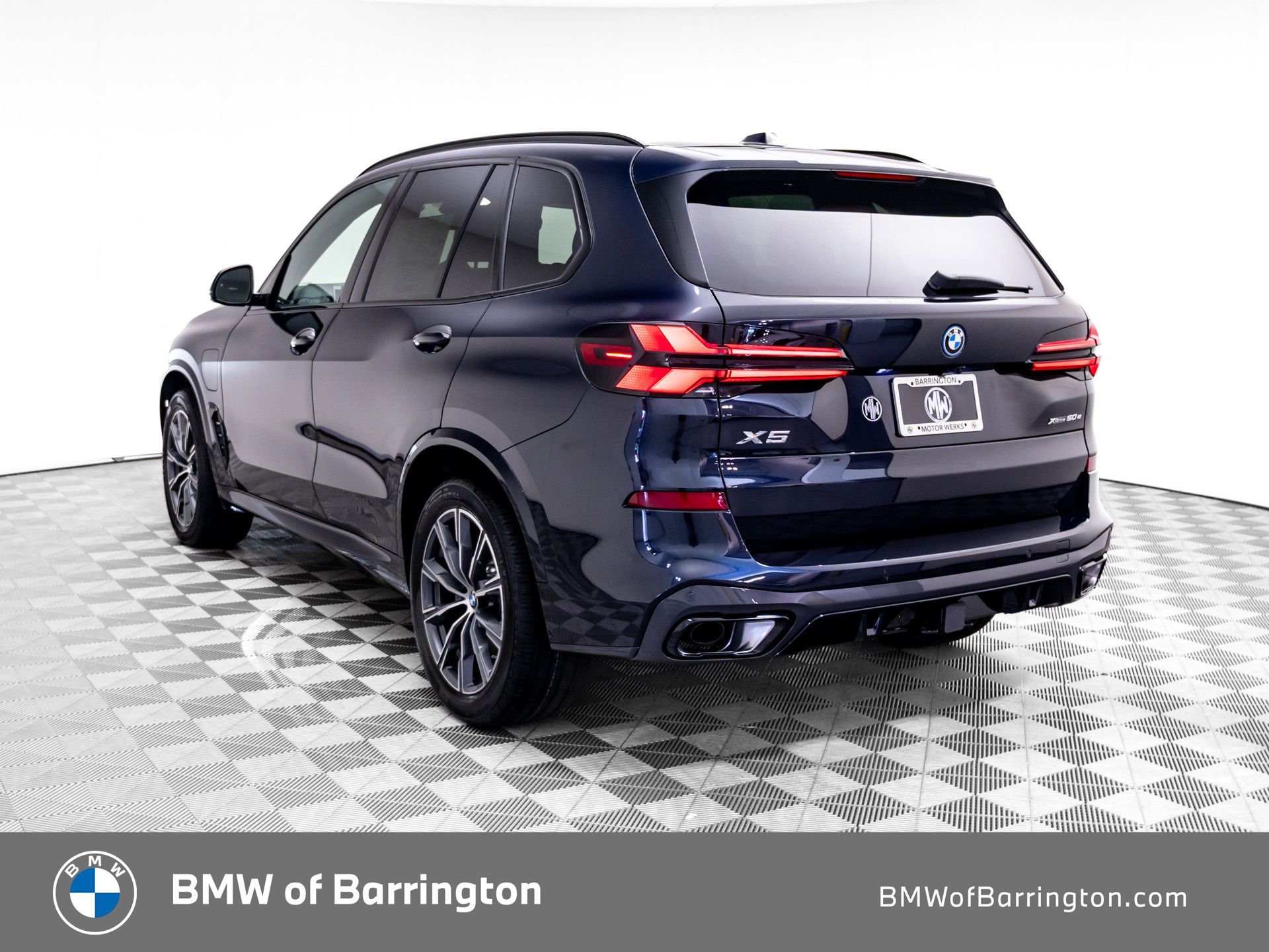 New 2026 Carbon Black Metallic BMW xDrive50e image 3