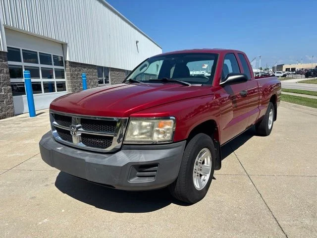 Used 2008 Red Dodge SXT image 2