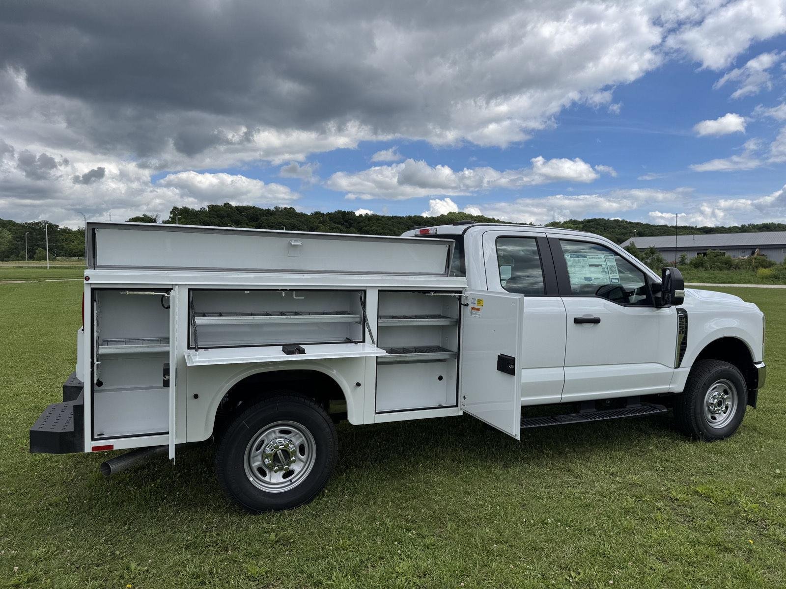 New 2026 Oxford White Ford F-250® XL image 28
