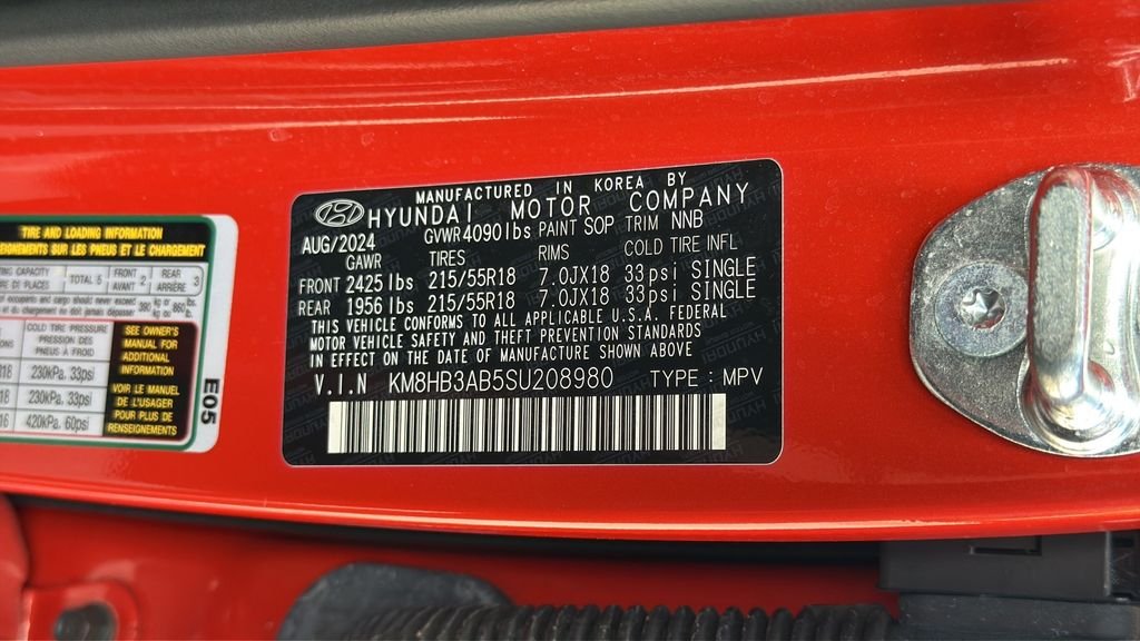 Used 2025 Orange Hyundai SEL image 38