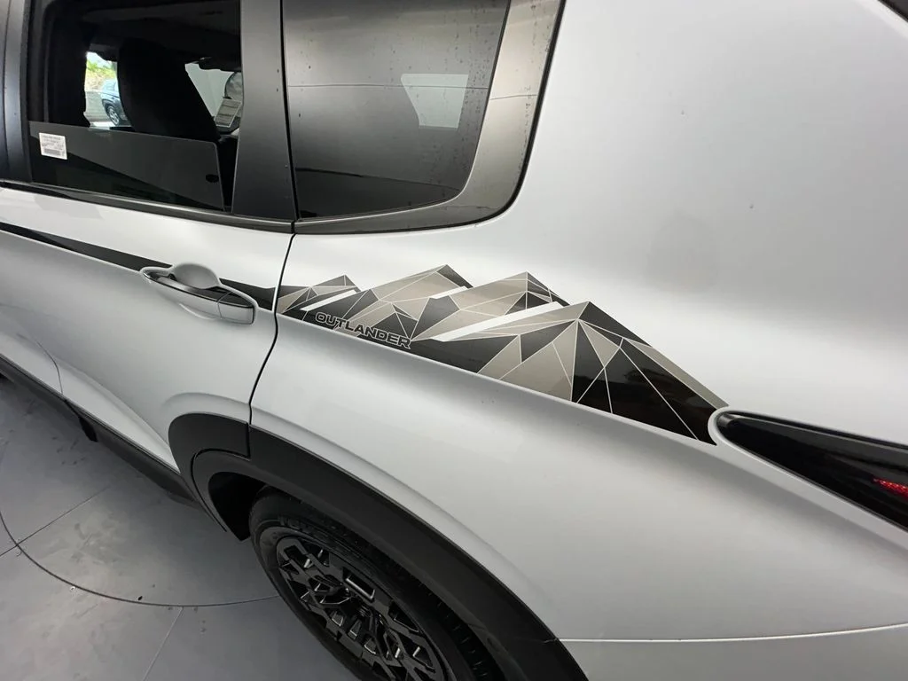New 2026 White / Black Mitsubishi Trail Edition image 37