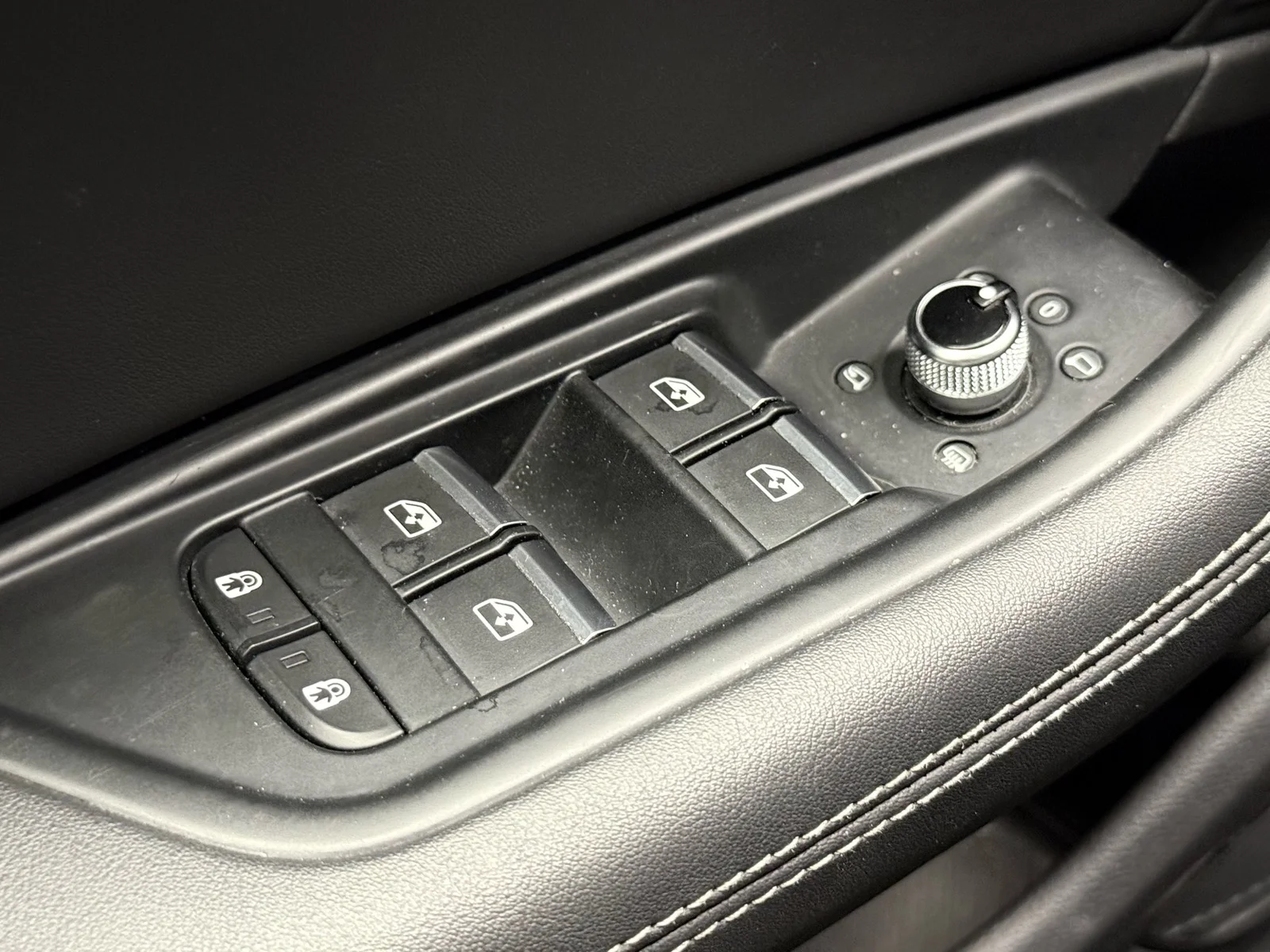 Used 2024 Mythos Black Metallic (0e0e) Audi quattro S line Prem Plus 45 TFSI image 19