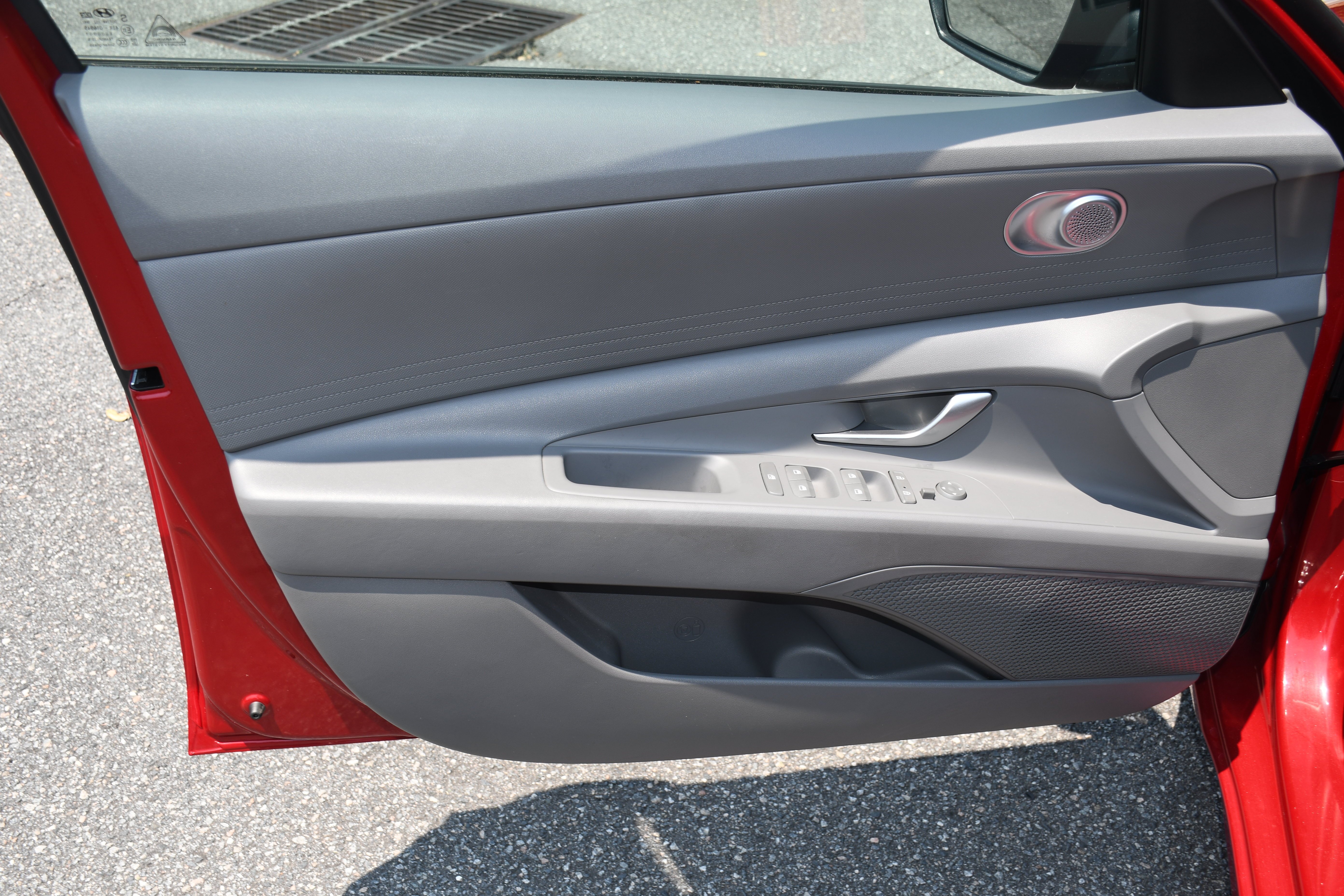 Used 2022 Red Hyundai SEL image 9