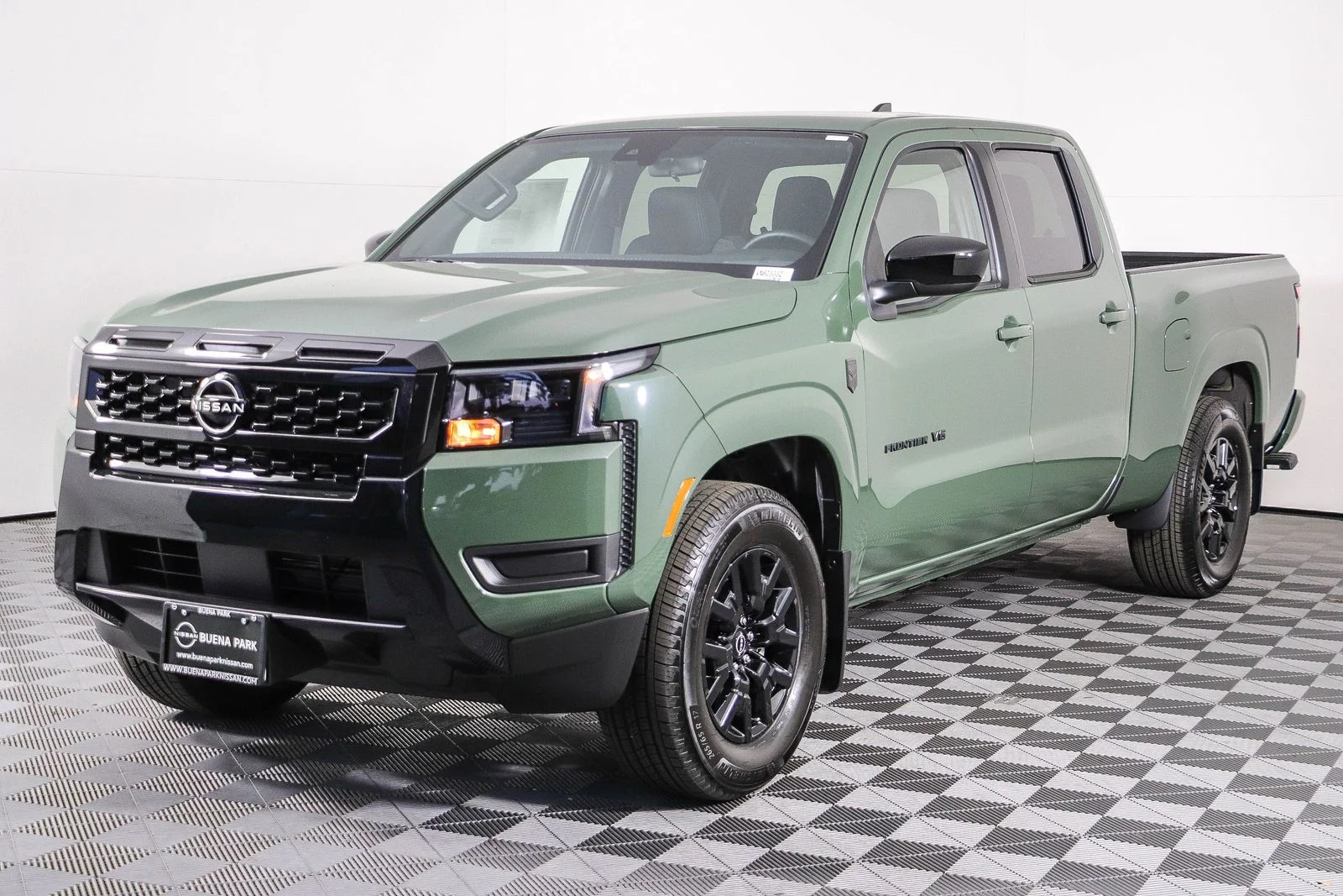 New 2027 Green Nissan SV image 3