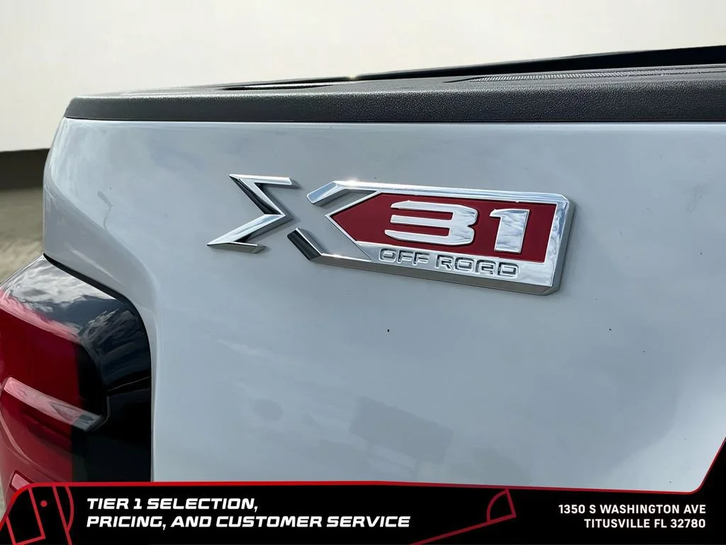 New 2026 Summit White GMC SLT image 41
