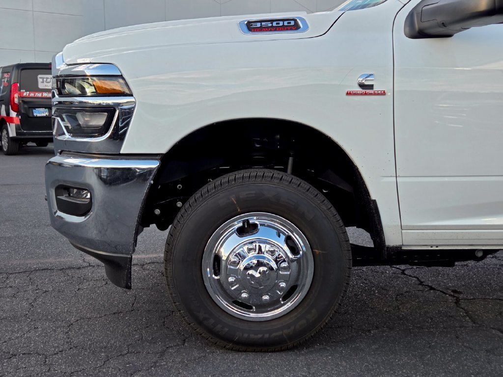 New 2027 Bright White Clear-Coat Exterior Paint RAM Tradesman image 5