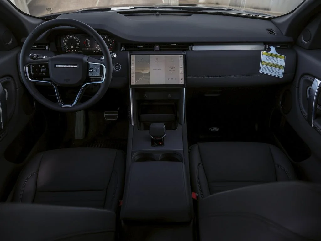 New 2025 Santorini Black Metallic Land Rover SE image 29