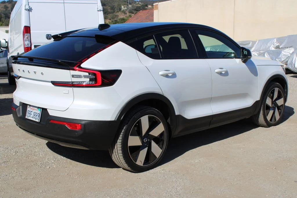 Used 2022 White Volvo Ultimate image 4