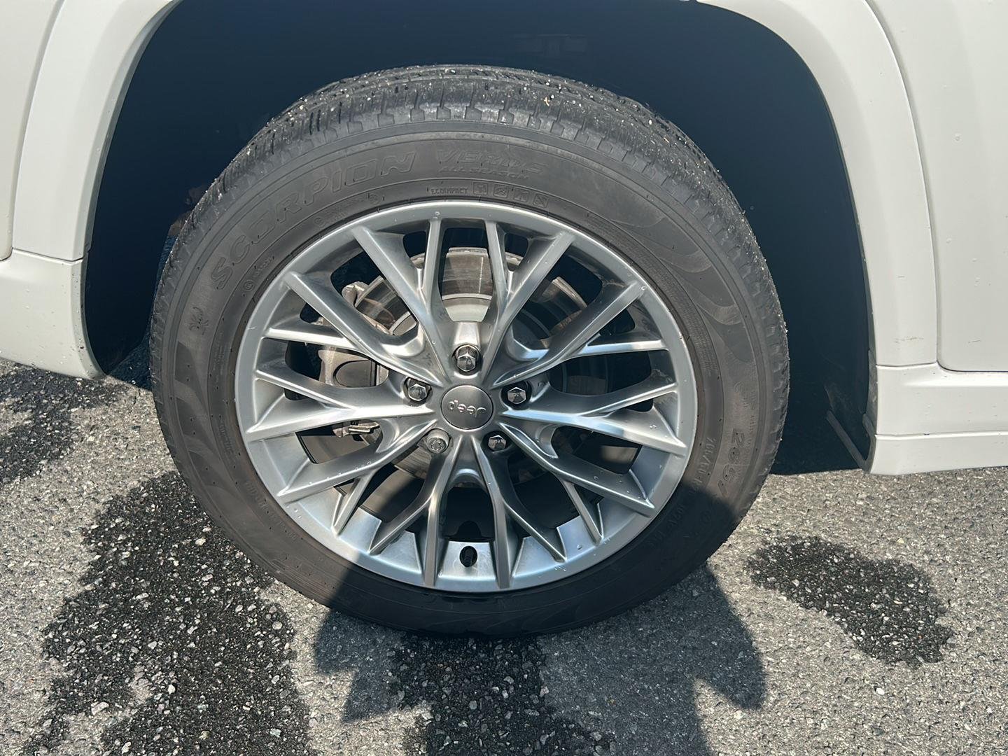 Used 2023 Bright White Clearcoat Jeep Summit image 18