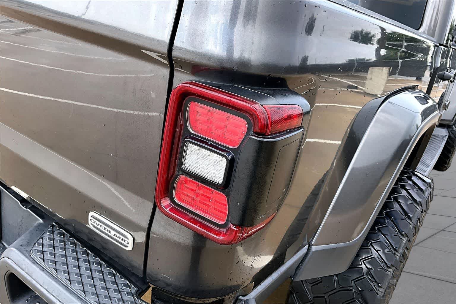 Used 2021 Granite Crystal Metallic Clearcoat Jeep Overland image 29
