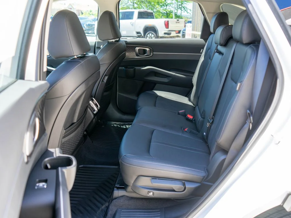 New 2026 Glacial White Pearl Kia S image 13