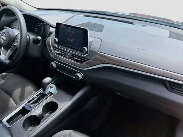 Used 2025 Gray Nissan 2.5 SV image 31