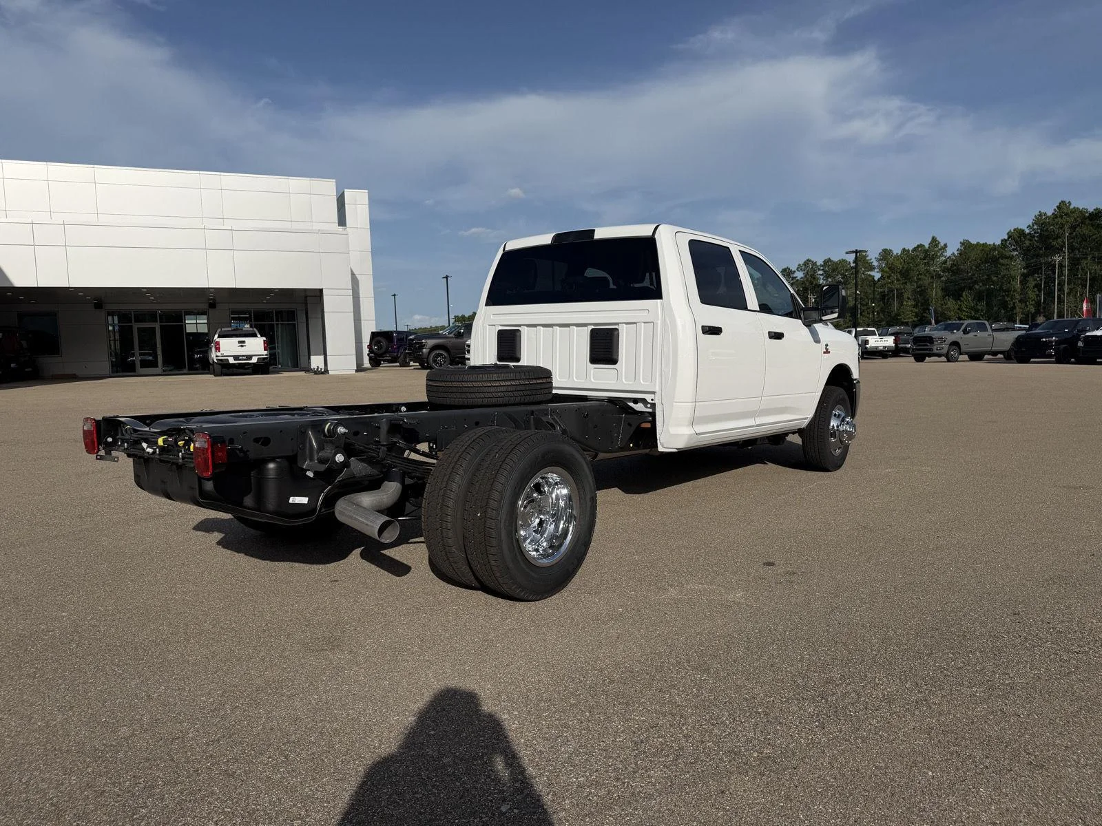 New 2026 Bright White Clear-Coat Exterior Paint RAM Tradesman image 6