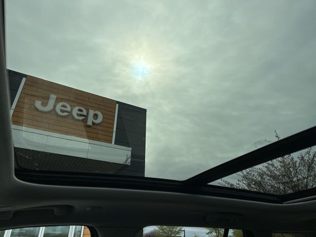 Used 2024 Red Jeep Limited image 41