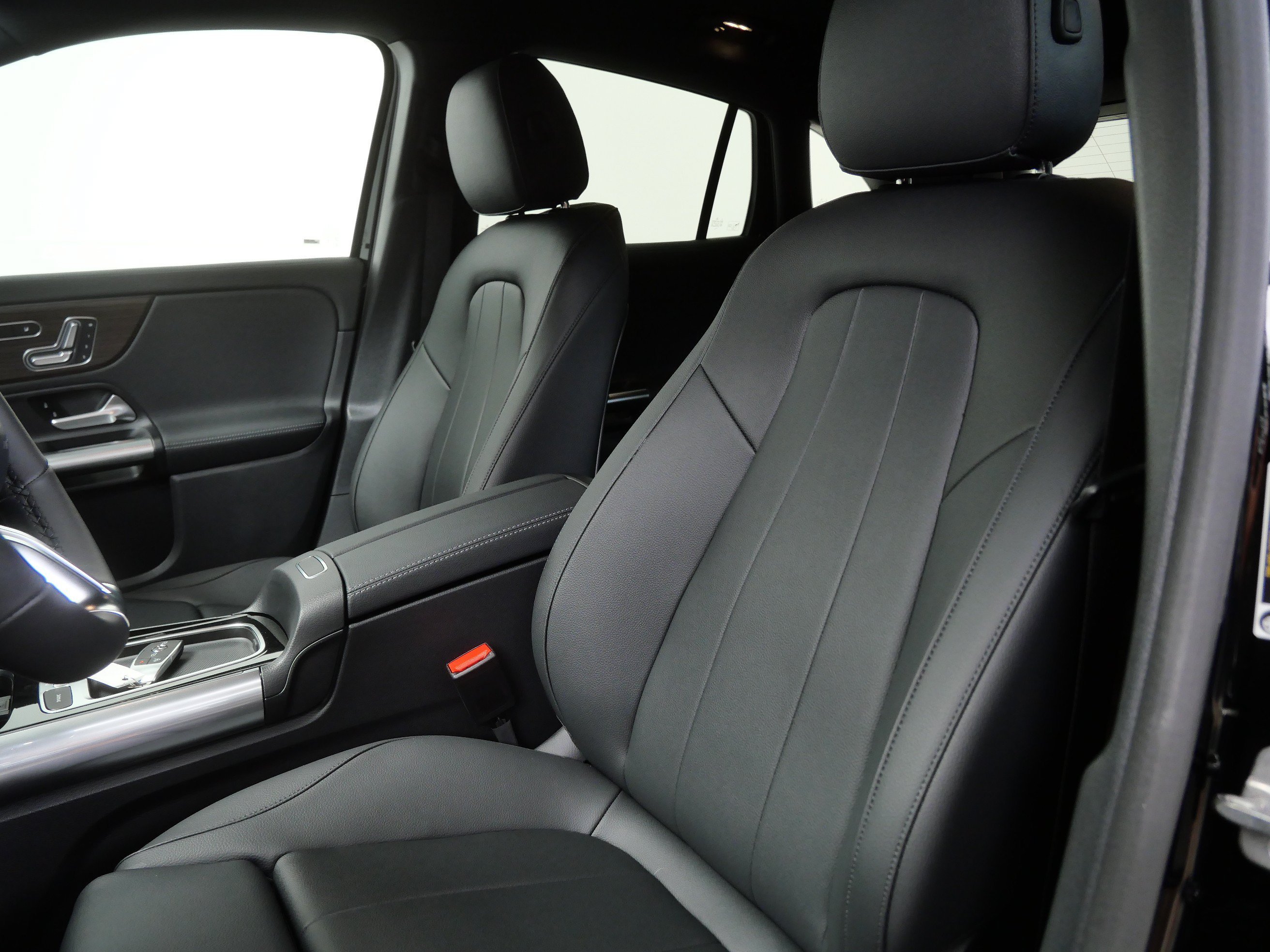 New 2026 Night Black Mercedes-Benz GLA 250 image 8