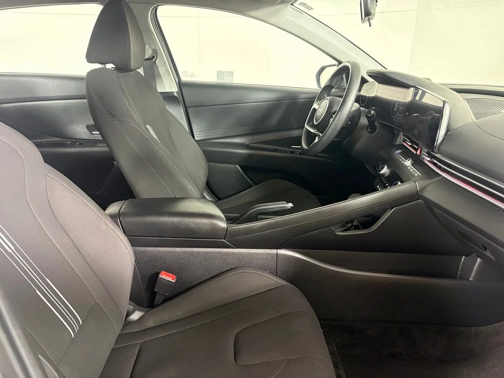 Used 2024 Silver Hyundai SEL image 16