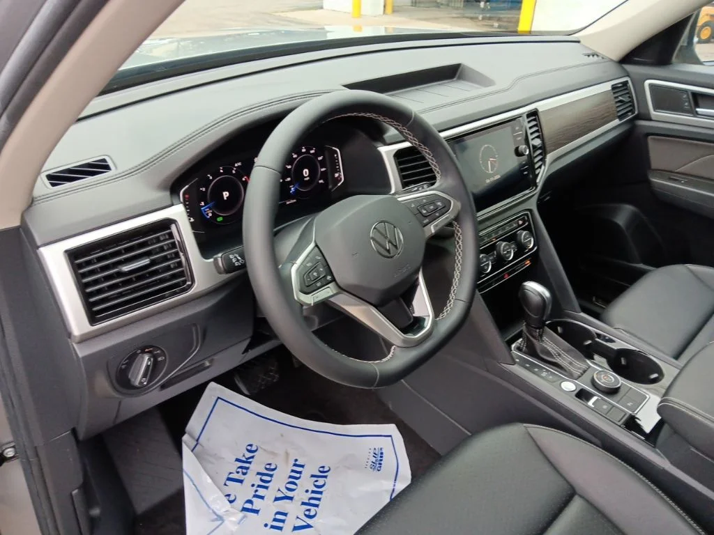 Used 2023 Pyrite Silver Metallic Volkswagen 3.6L V6 SE w/Technology image 15
