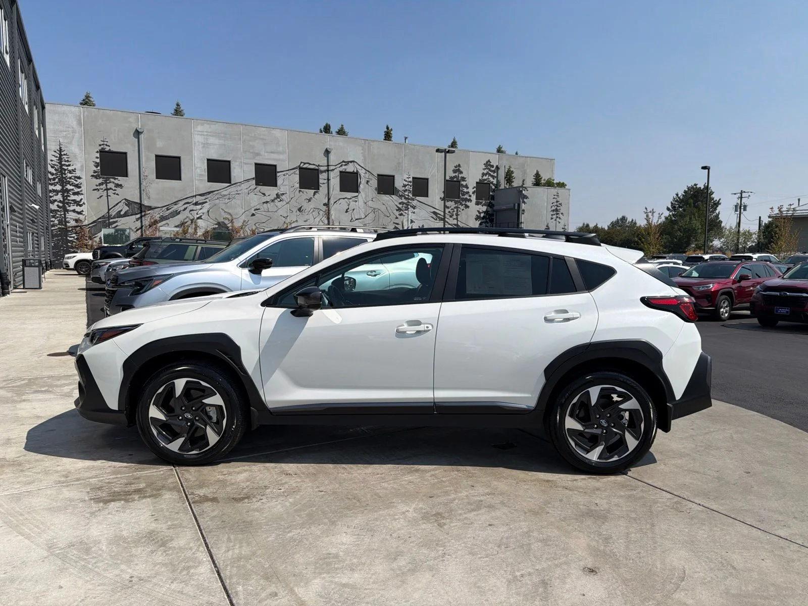 Used 2025 Crystal White Pearl Subaru Limited image 2