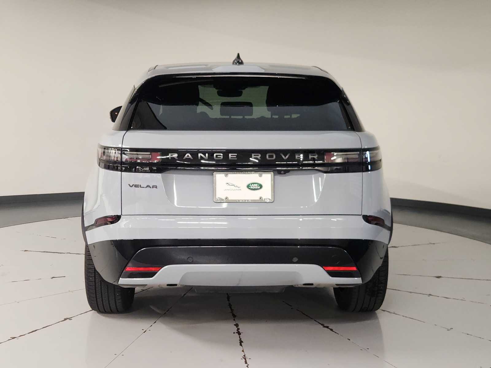 Used 2026 Arroios Grey Metallic Land Rover Dynamic SE image 10