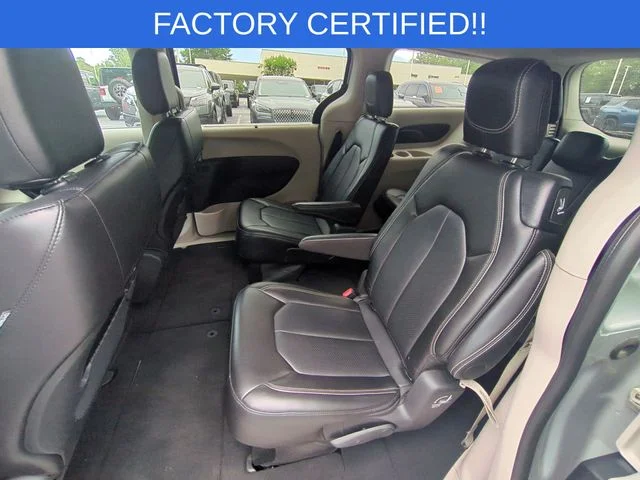 Used 2024 Silver Chrysler Touring L image 27