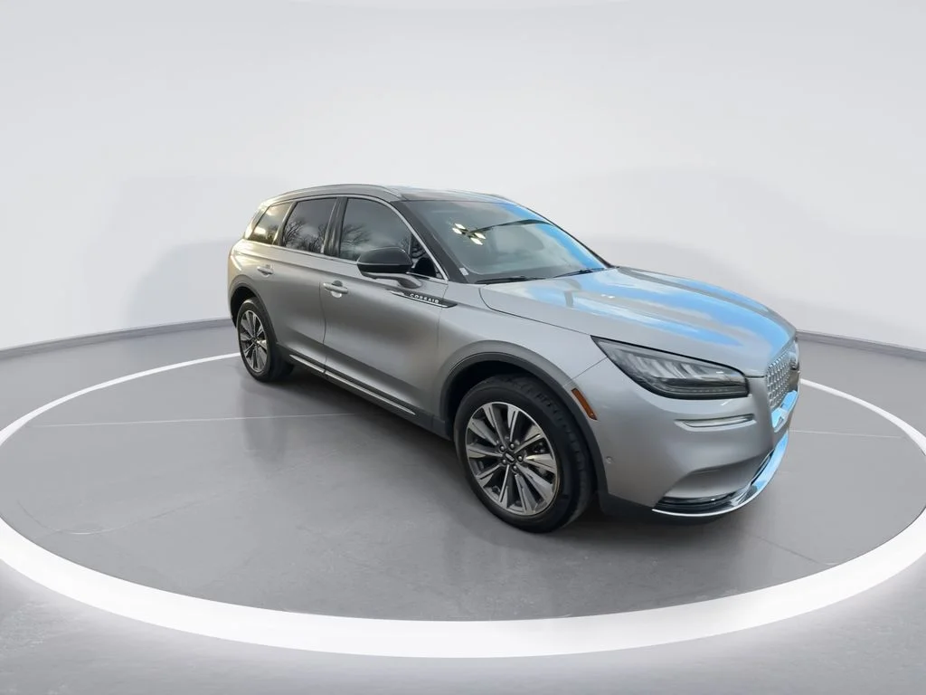 Used 2021 Silver Lincoln Reserve image 2