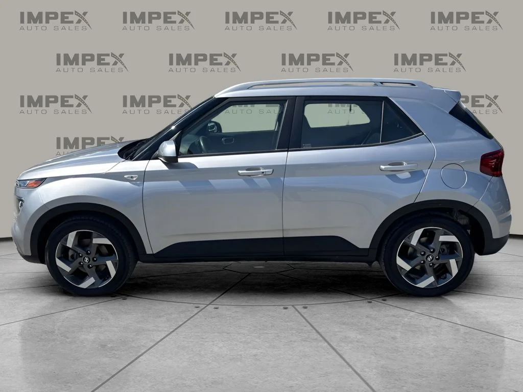 Used 2025 Silver Hyundai SEL image 2