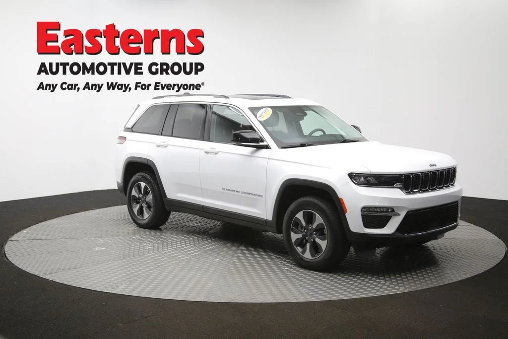 Used 2022 White Jeep 4xe image 52