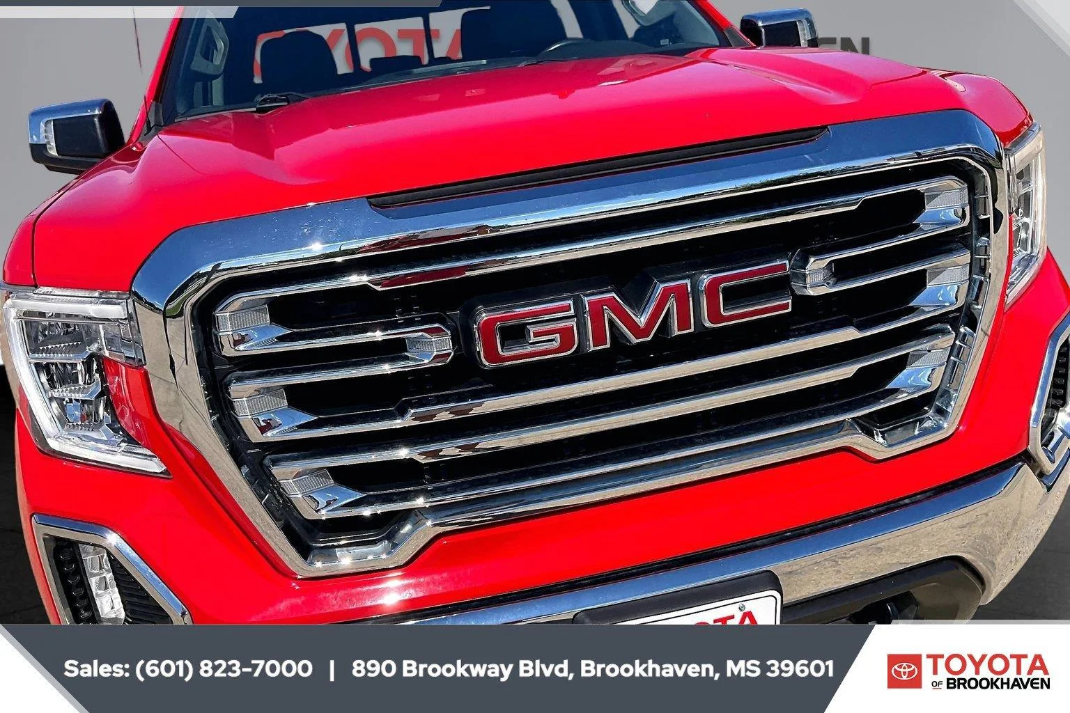 Used 2022 Cardinal Red GMC SLT image 21