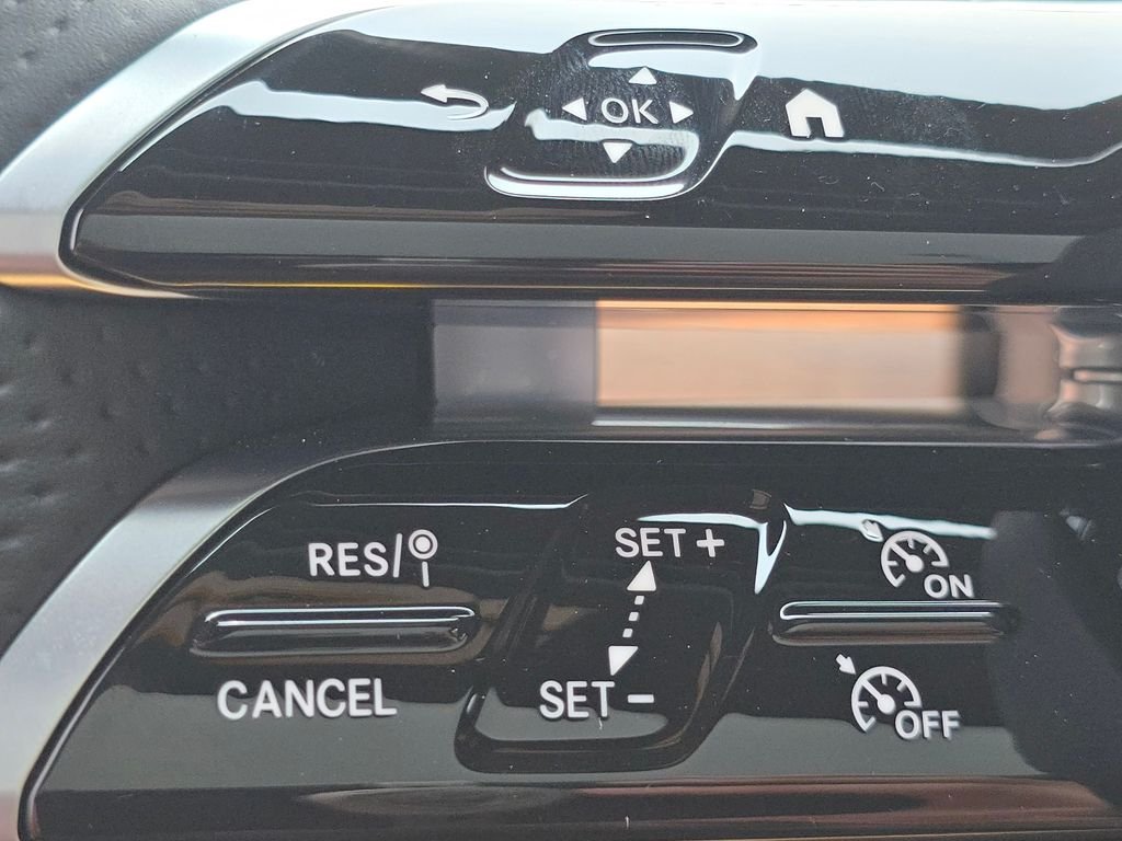New 2026 Polar White Mercedes-Benz GLE 53 AMG® image 38