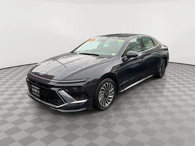 Used 2024 Carbon Blue Hyundai Limited image 5