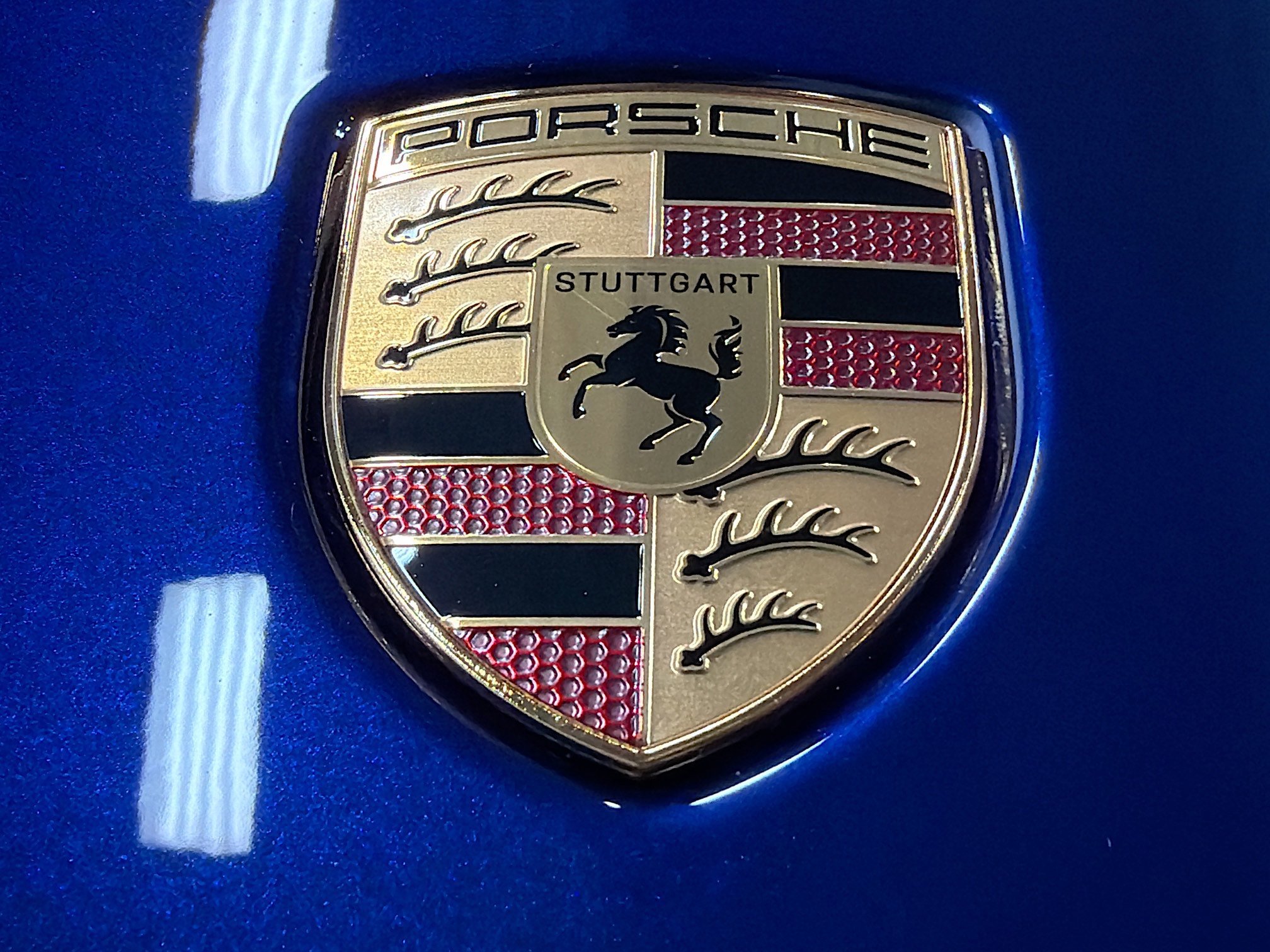 New 2026 Gentian Blue Metallic Porsche Carrera 4S image 12