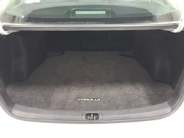 Used 2022 White Toyota LE image 30