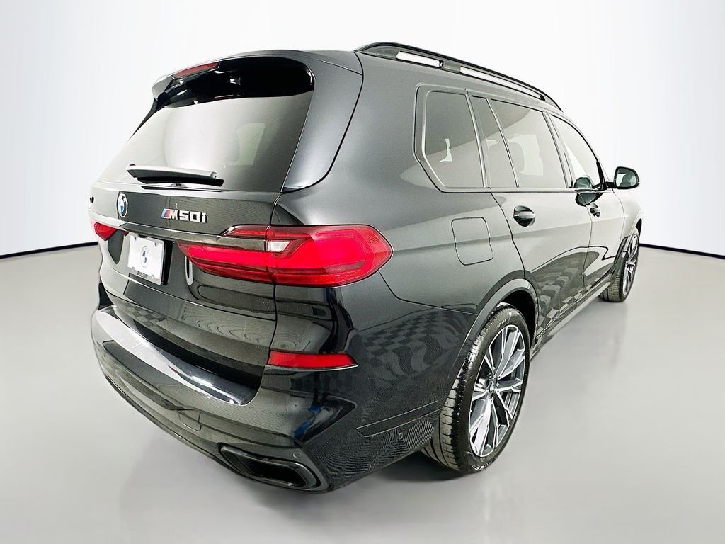 Used 2022 Black Sapphire Metallic BMW M50i image 5