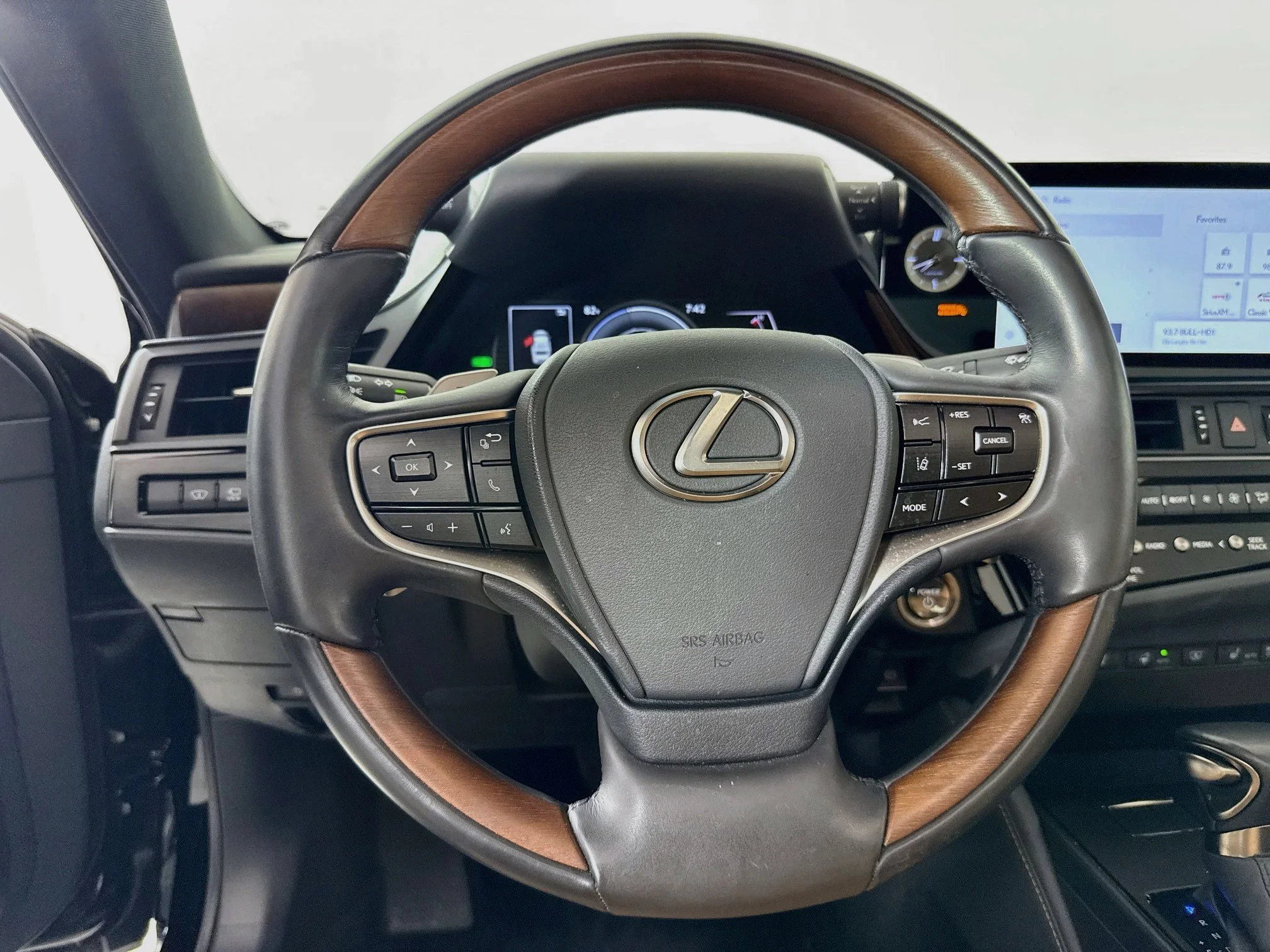 Certified Used 2024 OBSIDIAN Lexus 300h Luxury image 12