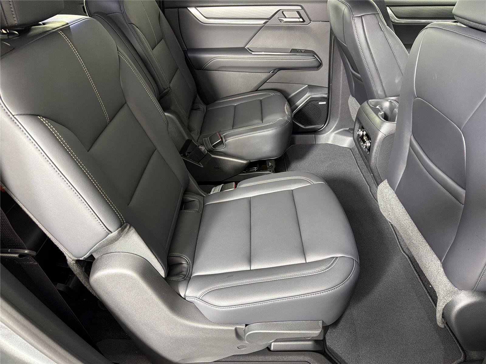 2026 GMC Acadia Elevation - Photo 14