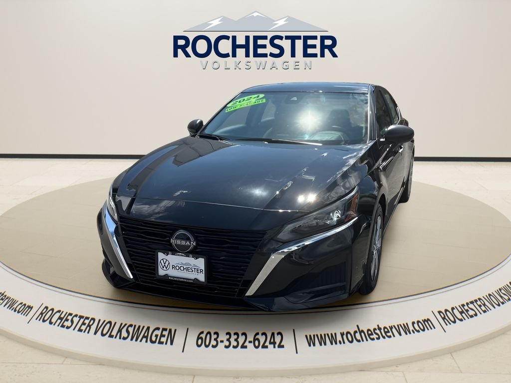 Used 2024 Super Black Nissan 2.5 S image 1