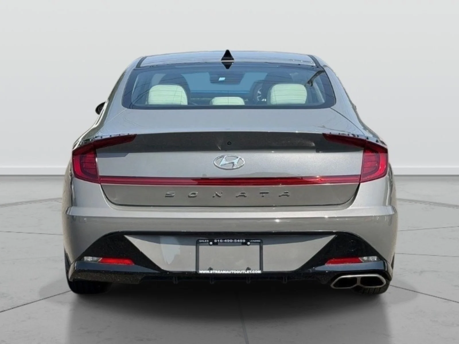 Used 2023 Gray Hyundai SEL image 5