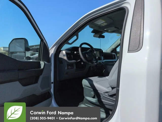 New 2026 Oxford White Ford XL image 9