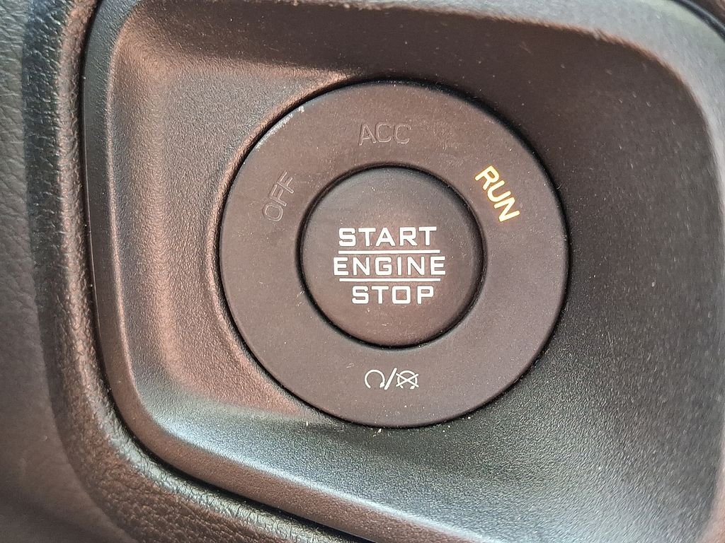Used 2024 White Jeep Sport S image 23
