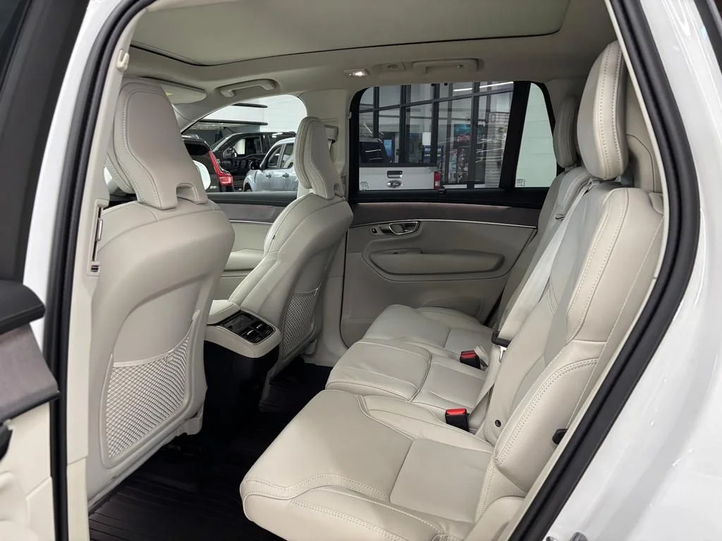 2026 Volvo XC90 Ultra - Photo 12