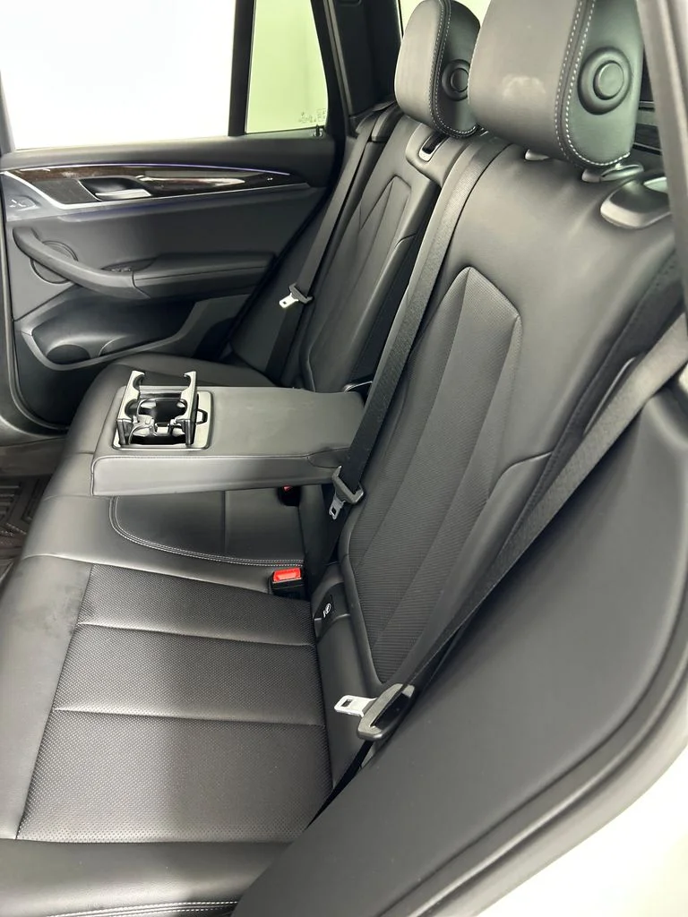 Used 2022 White BMW sDrive30i image 17