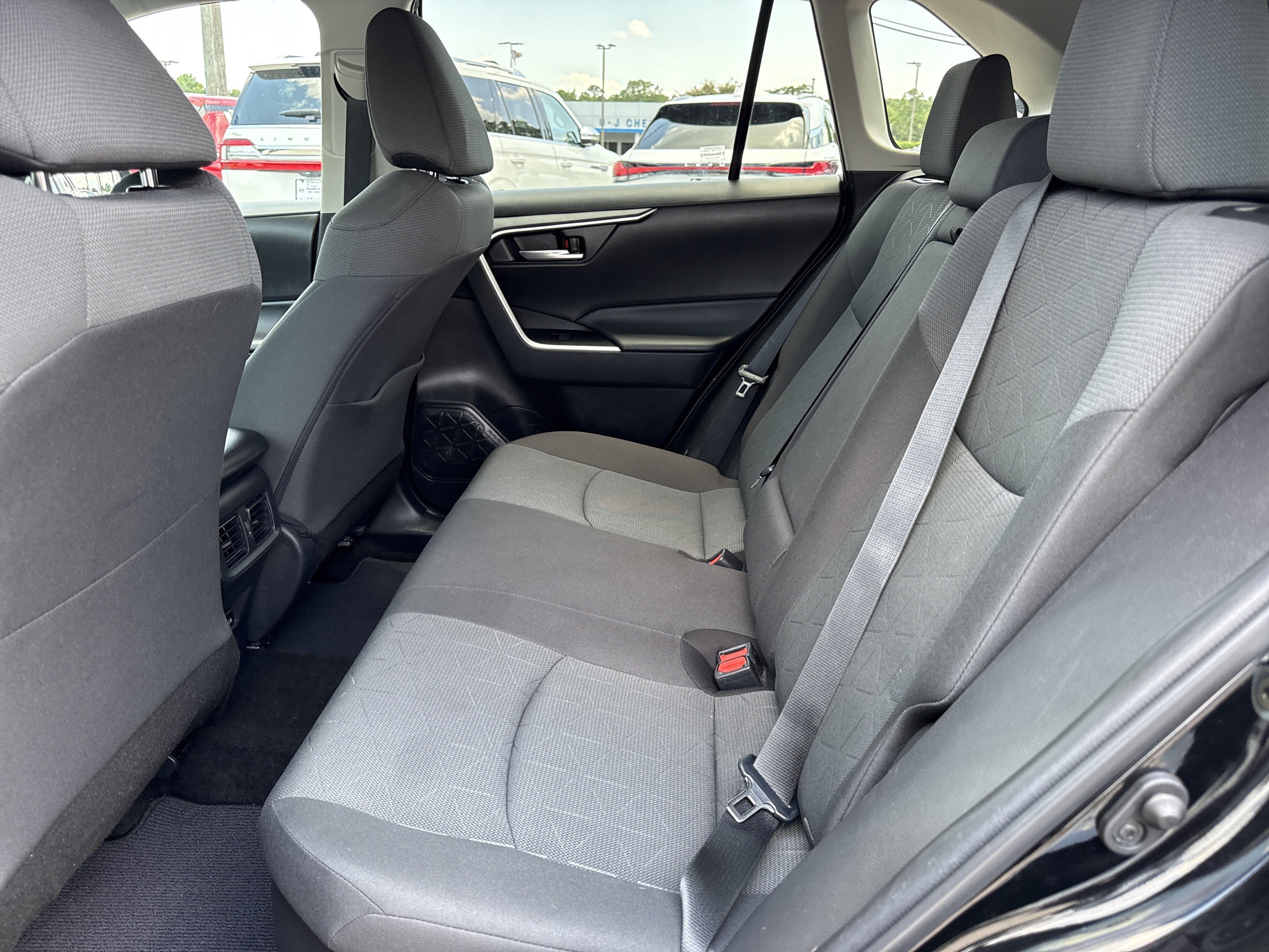 2023 Toyota RAV4 XLE - Photo 13