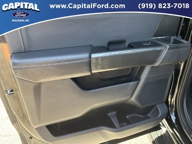 Used 2023 Black Ford XLT image 17