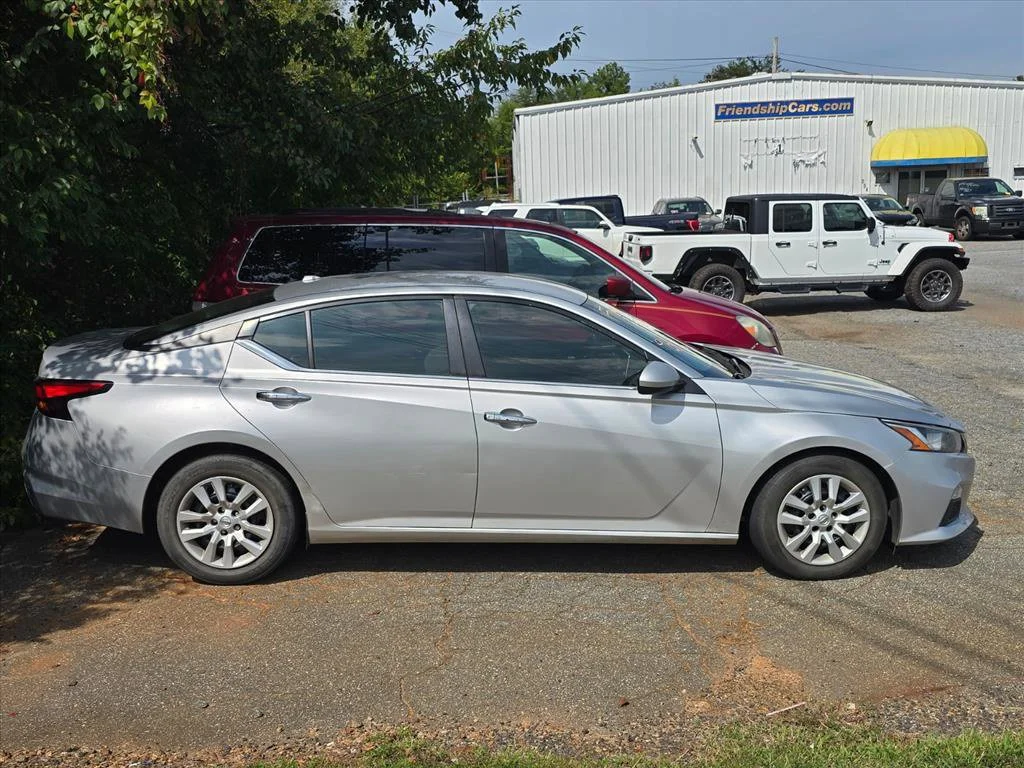 Used 2020 Silver Nissan 2.5 S image 10