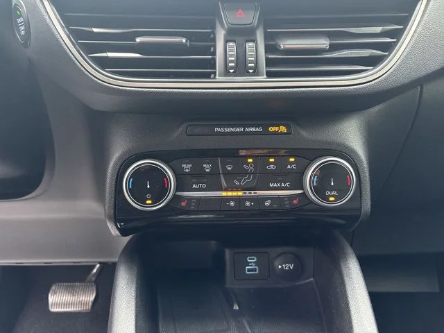 Used 2022 Gray Ford SEL image 19
