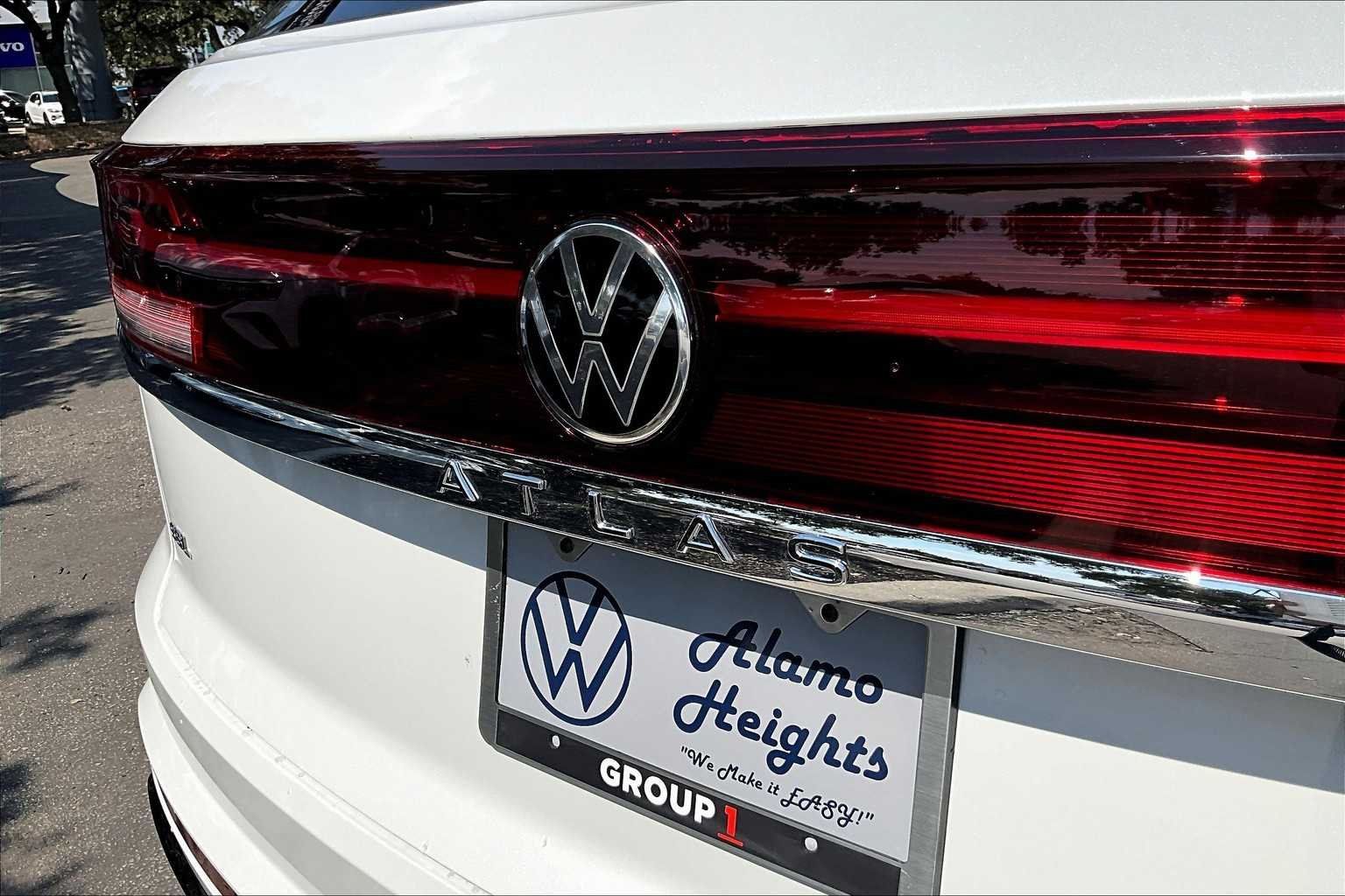 New 2026 Opal White Pearl Volkswagen 2.0T SEL Premium R-Line image 15
