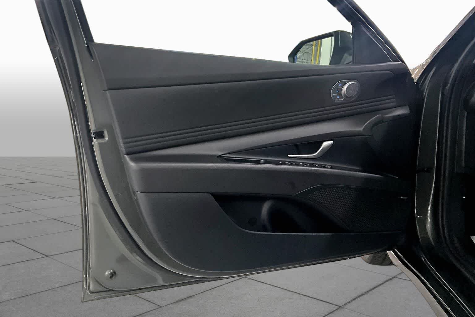 Used 2024 Amazon Gray Hyundai Limited image 22