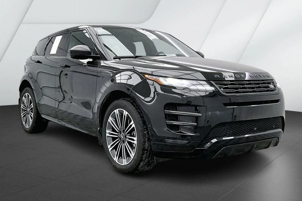 2026 Land Rover Range Rover Evoque Dynamic SE's photo