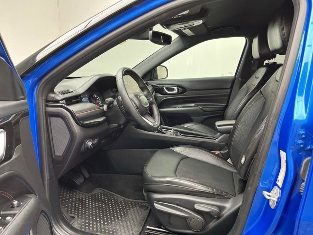 Used 2023 Laser Blue Pearlcoat Jeep Trailhawk image 3